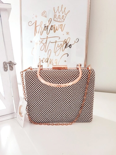 Torebka wizytowa różowa błyszcząca z rączką