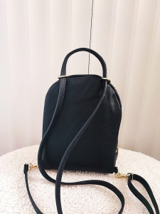 Massimo Contti mini plecak skórzany czarny pikowany z łańcuszkiem