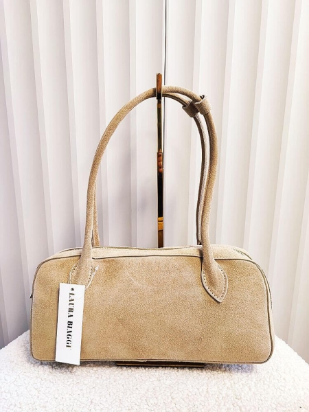 Laura Biaggi torebka kuferek zamszowy beżowy