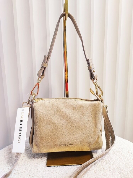 Laura Biaggi torebka listonoszka zamszowa beżowa 