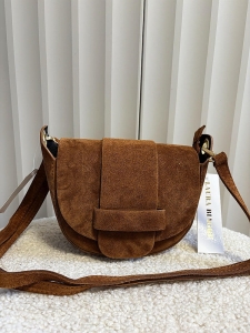 Laura Biaggi mała torebka listonoszka zamszowa camelowa z klapką