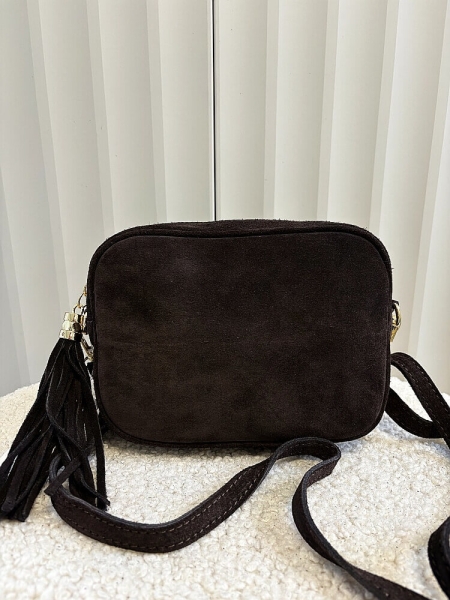 Laura Biaggi torebka kuferek zamszowy czekoladowy z frędzlem