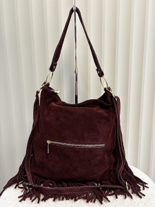 Laura Biaggi torebka listonoszka na ramię zamszowa bordowa frędzle