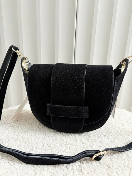 Laura Biaggi mała torebka listonoszka zamszowa czarna z klapką