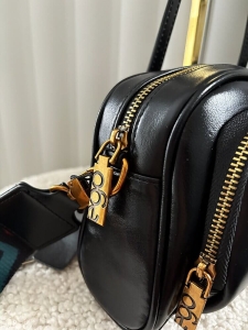 Ego torebka kuferek skórzana czarna