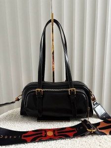 Ego torebka kuferek skórzana czarna