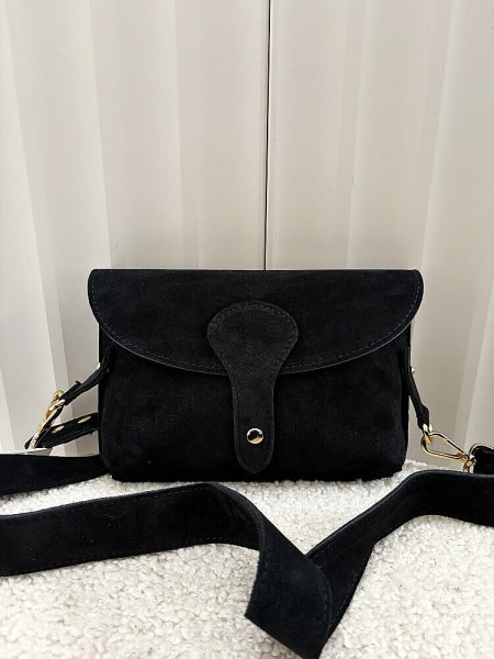 Laura Biaggi torebka listonoszka L zamszowa czarna z klapką