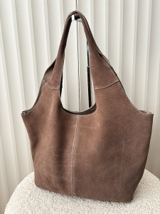 Torebka shopperka na ramię zamszowa taupe z przeszyciem