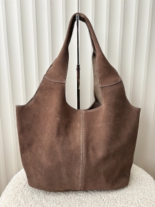 Torebka shopperka na ramię zamszowa taupe z przeszyciem