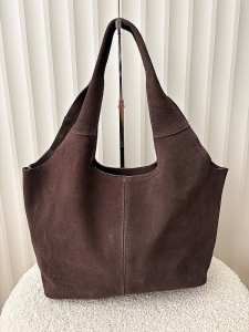 Torebka shopperka na ramię zamszowa czekoladowa z przeszyciem