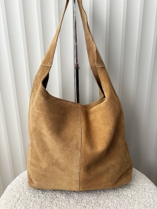 Torebka shopper na ramię zamszowa beżowa z przeszyciem