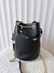 Laura Biaggi torebka worek skórzany czarny