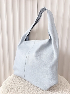 Laura Biaggi skórzana torba shopper na ramię jasnoniebieska
