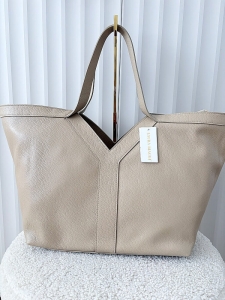 Laura Biaggi duża torba shopper skórzana beżowa z przeszyciem