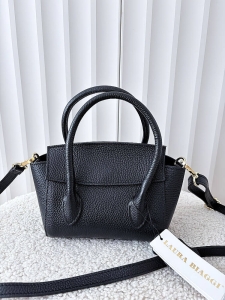 Laura Biaggi torebka mini shopperka skórzana czarna