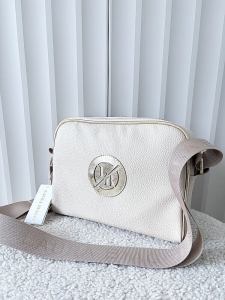 Laura Biaggi torebka listonoszka beżowa