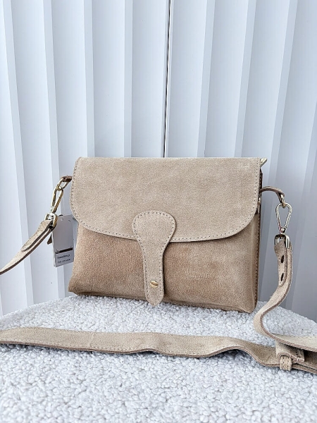 Laura Biaggi torebka listonoszka XL zamszowa beżowa z klapką