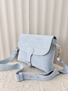 Laura Biaggi torebka listonoszka XL zamszowa jasnoniebieska z klapką