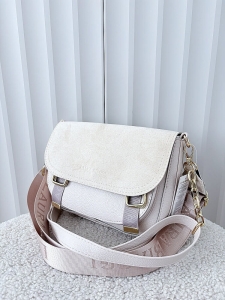 Laura Biaggi torebka listonoszka beżowa z klapką ekozamsz