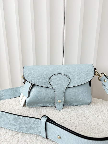Laura Biaggi torebka listonoszka S skórzana niebieska z klapką