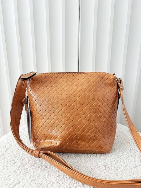 Ines Delaure torebka listonoszka camelowa z kieszeniami plecionka