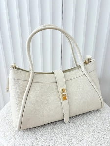 Laura Biaggi torebka shopperka skórzana jasnobeżowa