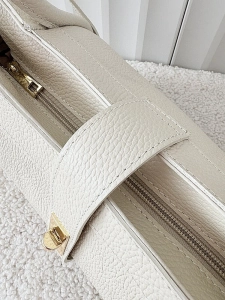 Laura Biaggi torebka shopperka skórzana jasnobeżowa