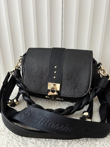 Massimo Contti listonoszka czarna z klapką serduszko