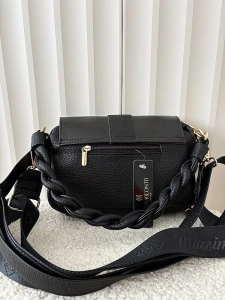 Massimo Contti listonoszka czarna z klapką serduszko