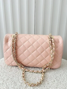 Borse in Pelle duża torebka listonoszka skórzana różowa pikowana z łańcuszkiem