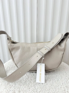 Laura Biaggi duża torebka listonoszka skórzana beżowa