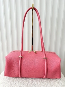 Laura Biaggi torebka kuferek na ramię skórzany koralowy