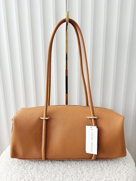 Laura Biaggi torebka kuferek na ramię skórzany camelowy