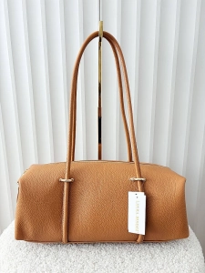 Laura Biaggi torebka kuferek na ramię skórzany camelowy