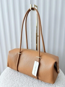 Laura Biaggi torebka kuferek na ramię skórzany camelowy