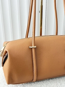 Laura Biaggi torebka kuferek na ramię skórzany camelowy