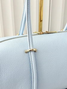 Laura Biaggi torebka kuferek na ramię skórzany niebieski