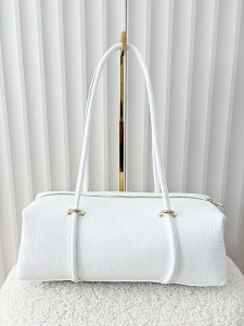 Laura Biaggi torebka kuferek na ramię skórzany biały