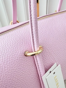 Laura Biaggi torebka kuferek na ramię skórzany różowy