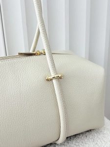 Laura Biaggi torebka kuferek na ramię skórzany beżowy