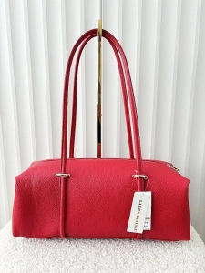 Laura Biaggi torebka kuferek na ramię skórzany czerwony