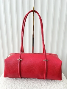 Laura Biaggi torebka kuferek na ramię skórzany czerwony