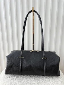 Laura Biaggi torebka kuferek na ramię skórzany czarny