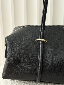 Laura Biaggi torebka kuferek na ramię skórzany czarny