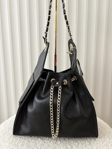 Laura Biaggi skórzana torba shopper na ramię czarna z łańcuszkami