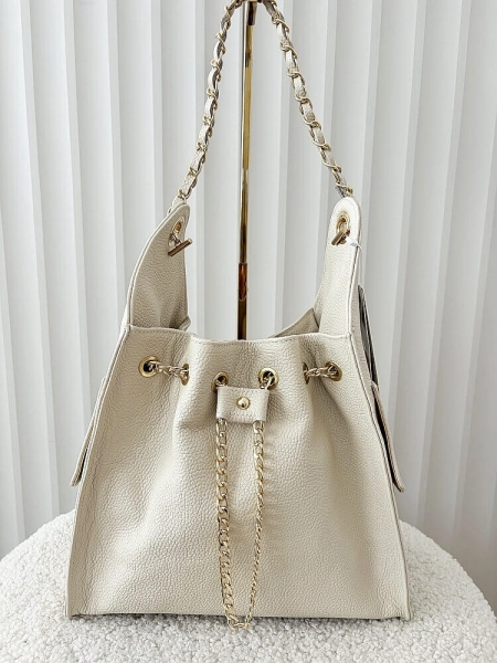 Laura Biaggi skórzana torba shopper na ramię jasnobeżowa z łańcuszkami 