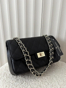 Massimo Contti duża torebka listonoszka skórzana czarna pikowana z łańcuszkiem