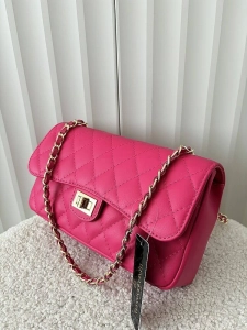 Massimo Contti duża torebka listonoszka skórzana fuksja pikowana z łańcuszkiem