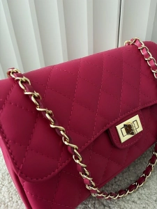 Massimo Contti duża torebka listonoszka skórzana fuksja pikowana z łańcuszkiem