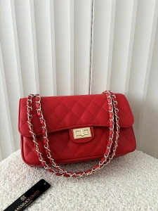 Massimo Contti duża torebka listonoszka skórzana czerwona pikowana z łańcuszkiem